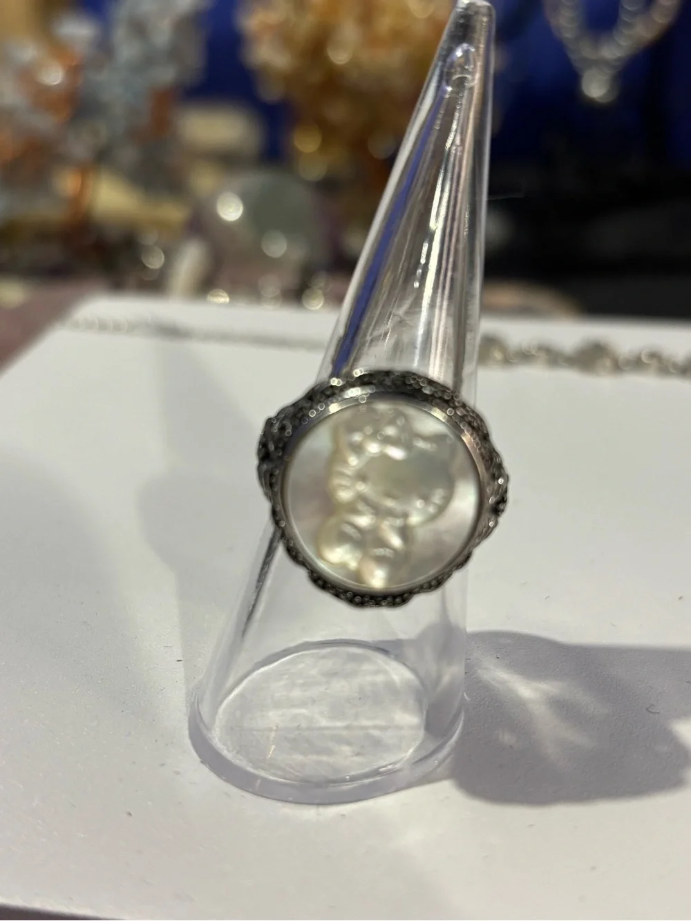 Sterling Cameo Mother-of-Pearl Ring in White